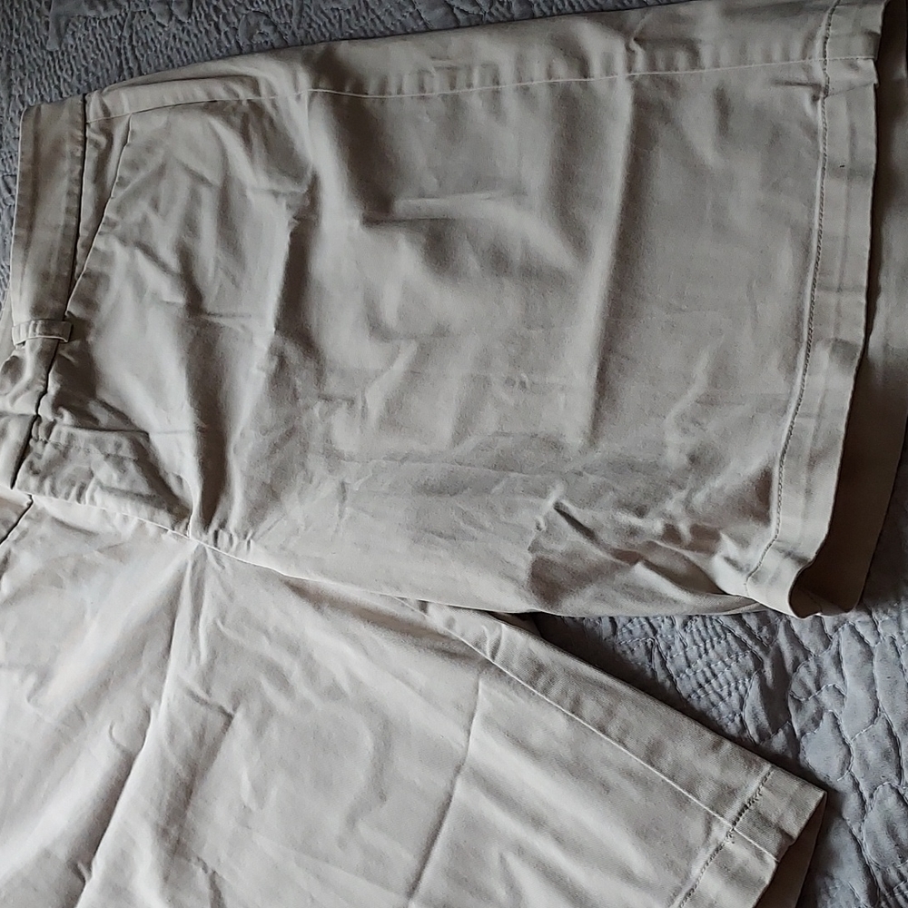 Khaki women's short brand Dockers size 14